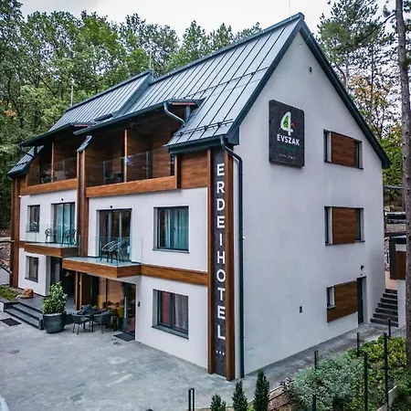 מלון 4 Evszak Erdeihotel**** -
