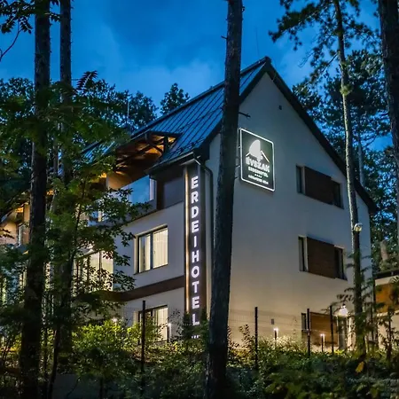 4 Evszak Erdeihotel**** - מלון
