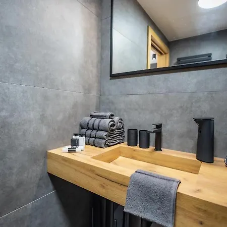 4 Evszak Erdeihotel**** - מלון מטרפורד