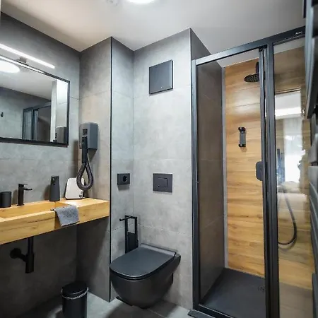 מלון 4 Evszak Erdeihotel**** - 4*