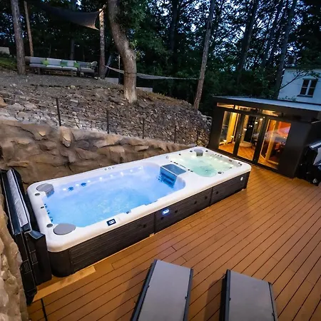 Отель 4 Evszak Erdeihotel**** - 4*