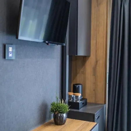 מלון 4 Evszak Erdeihotel**** -