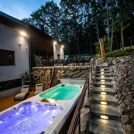 4 Evszak Erdeihotel**** - מלון מטרפורד