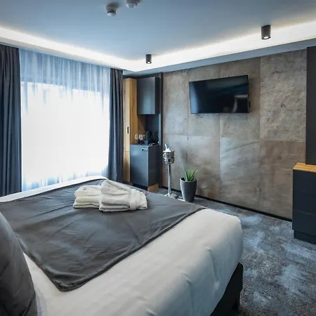 4 Evszak Erdeihotel**** - מלון