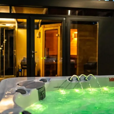 מלון 4 Evszak Erdeihotel**** - מטרפורד