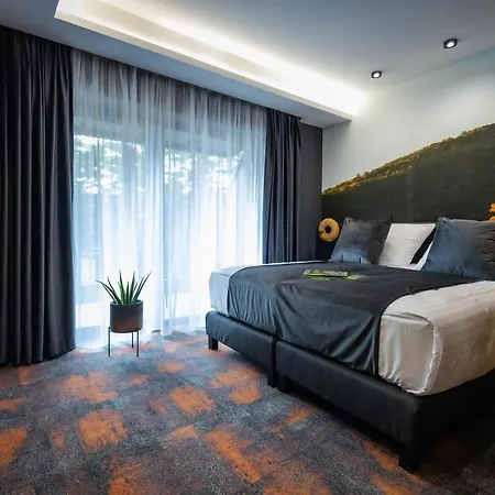 4 Evszak Erdeihotel**** - מטרפורד