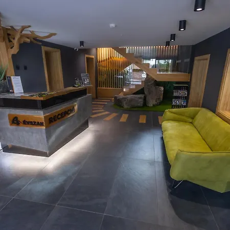 4 Evszak Erdeihotel**** - 4* מטרפורד